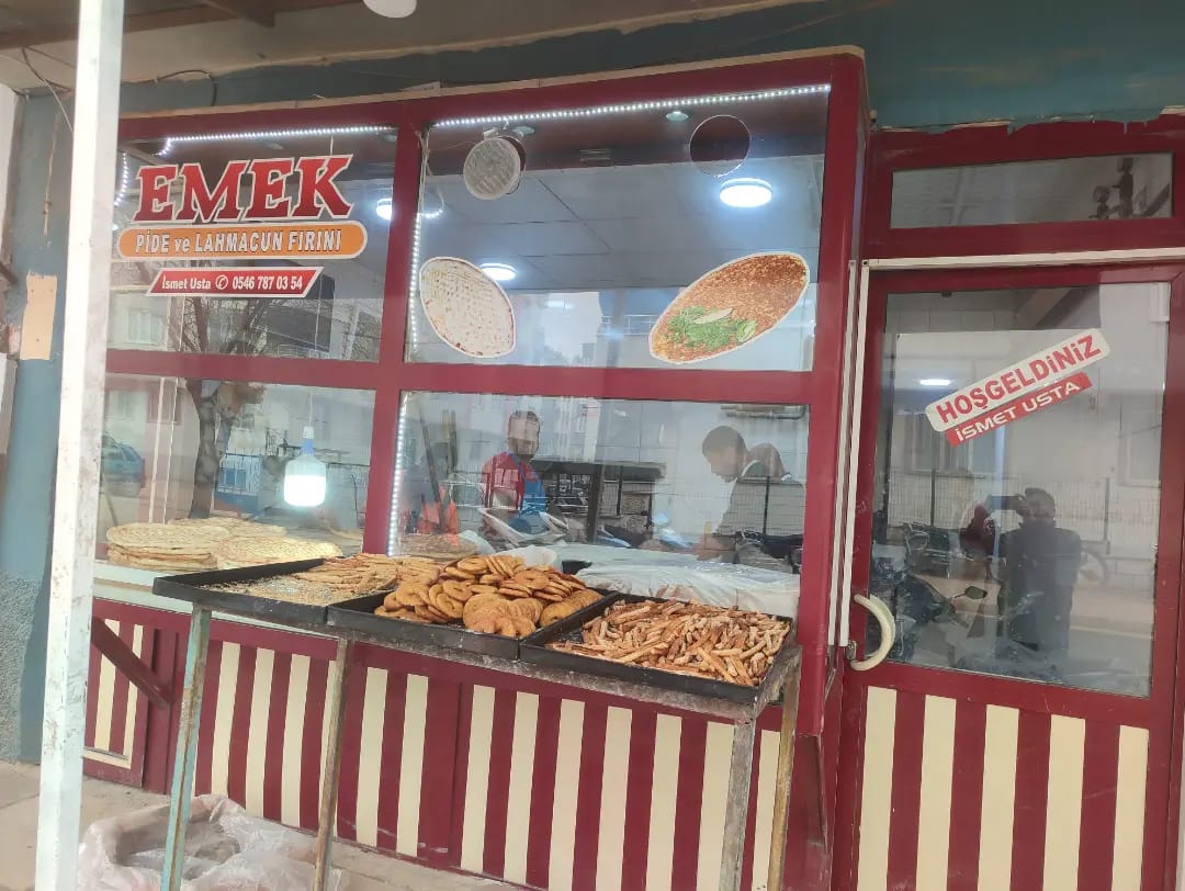 Emek Pide ve Lahmacun Salonu İsmet Usta